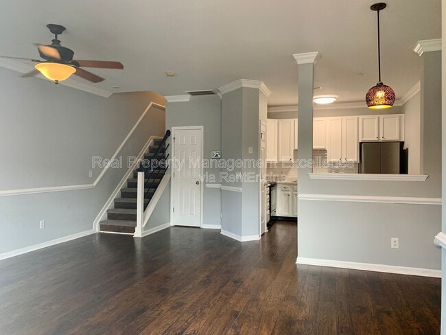 Photo - 330 Gilman Ln
