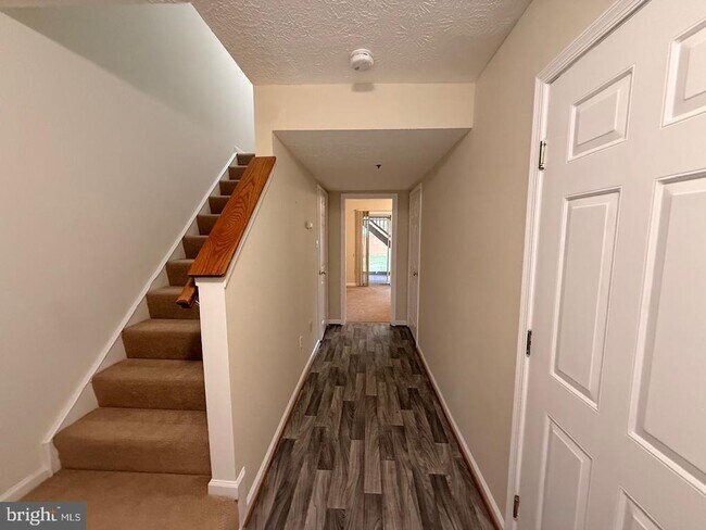 17901 Cottonwood Terrace