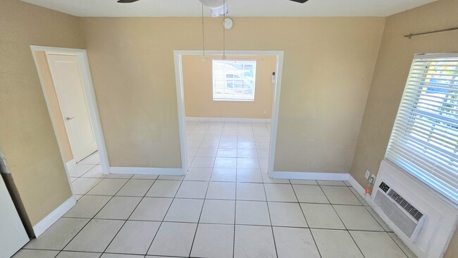 Photo - 1738 Dewey St Unit W