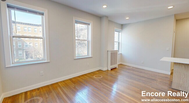 Building Photo - 106 Queensberry St