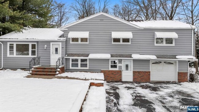 Photo - 231 Hudson Ave