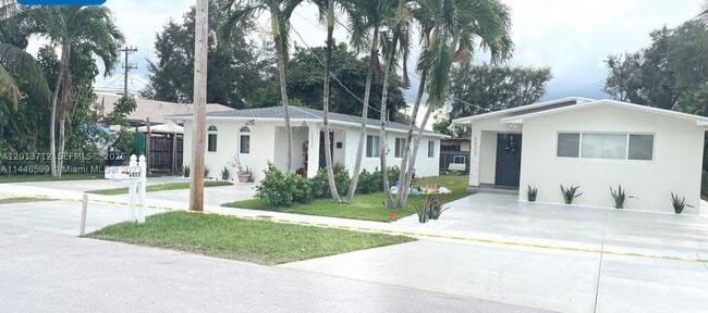 Building Photo - 6820 SW 13th St