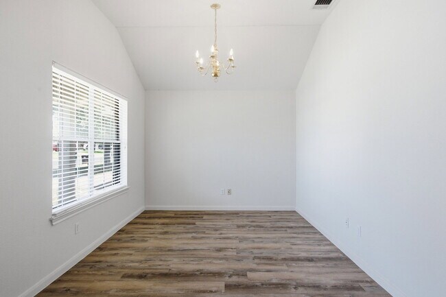 417 River Crossing Trail