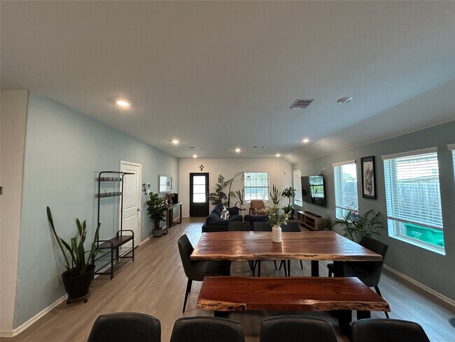 Photo - 21207 Bering Reach Dr