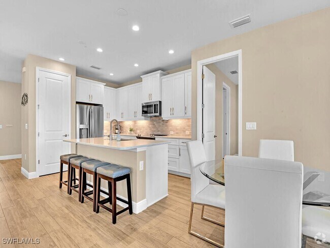 Building Photo - 2561 Seychelles Dr Unit 308 Rental