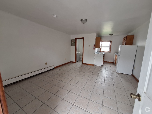 Building Photo - 2071 Ulster Ave Rental