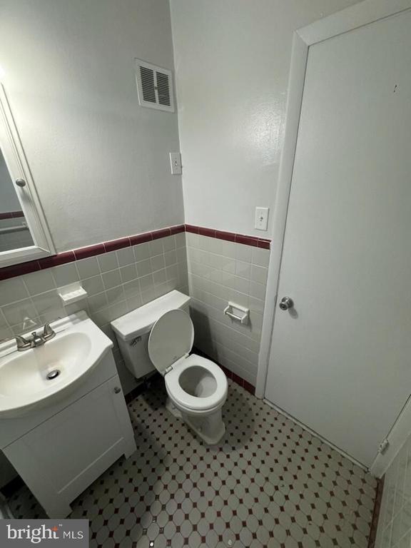 Photo - 6010 Oakland St