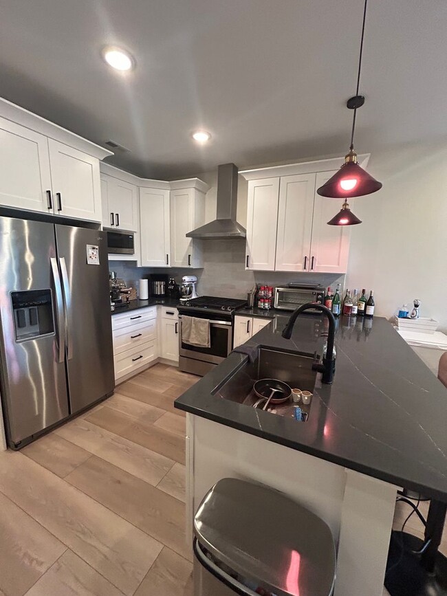Photo - 1646 W Belmont Ave Unit #201