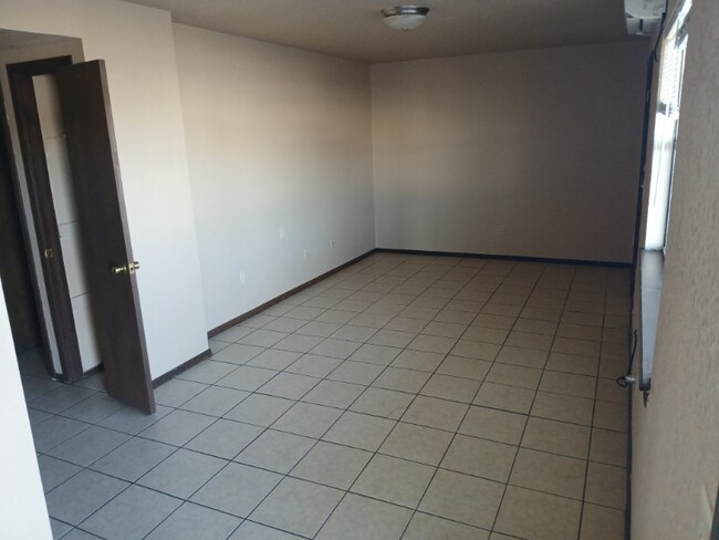 Photo - 902 Cynthia St Unidad 52