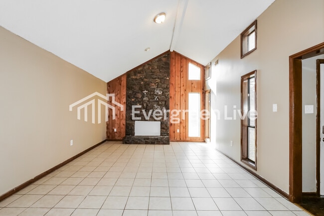 Photo - 8216 Shallow Glen Trail