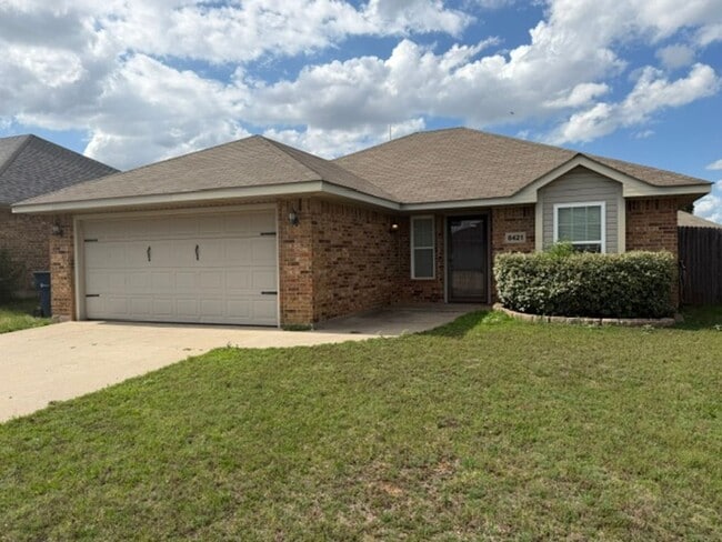 Photo - Adorable OKC home with 3 bed, 2 bath, 2 car garage in Mustang Schools!