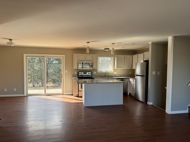 Photo - Gorgeous West Lafayette 4 bedroom Home - New Kitchen, Many Upgrades!