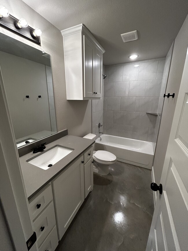 Photo - 10032 W Hwy 199