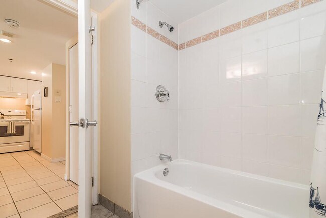 Photo - 178 Rue Sainte-Catherine E Unit SI ID1261755P