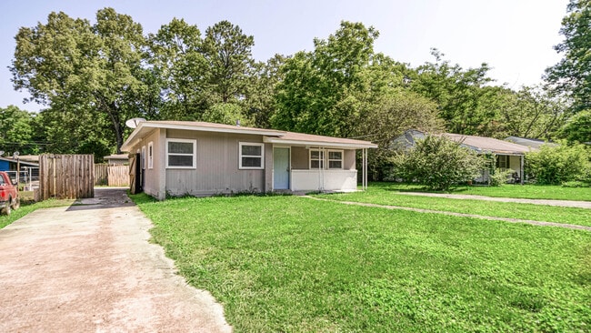 Photo - 2126 Evans Ave NW