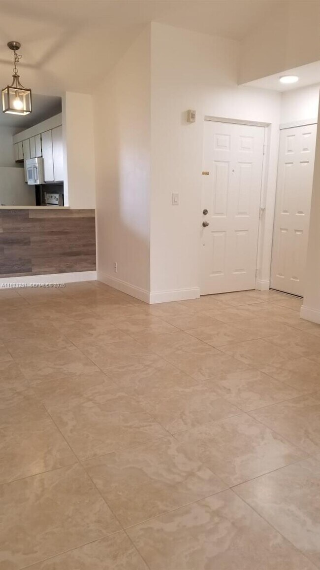 Photo - 10121 W Sunrise Blvd Unidad 306