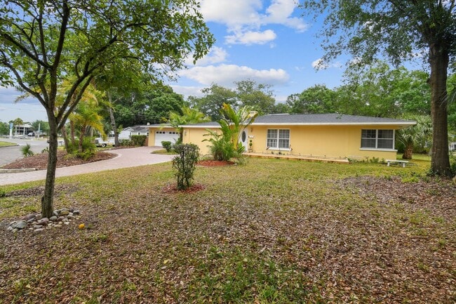 Photo - 3915 N Ridge Ave