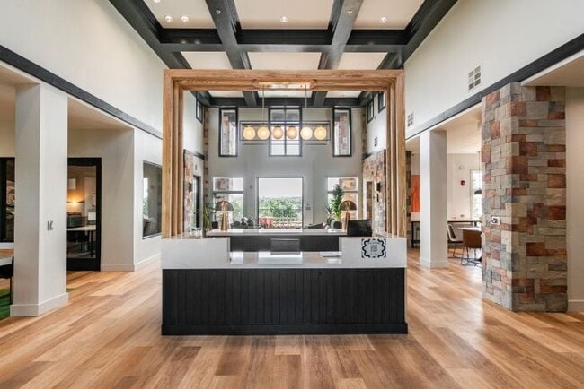 Aventura Falcon Valley