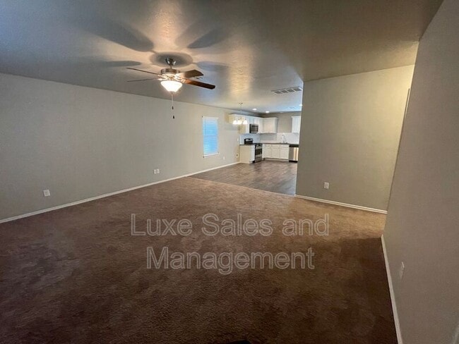 Photo - 132 St Charles Way