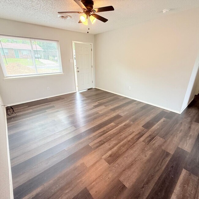 Photo - MOVE IN READY??