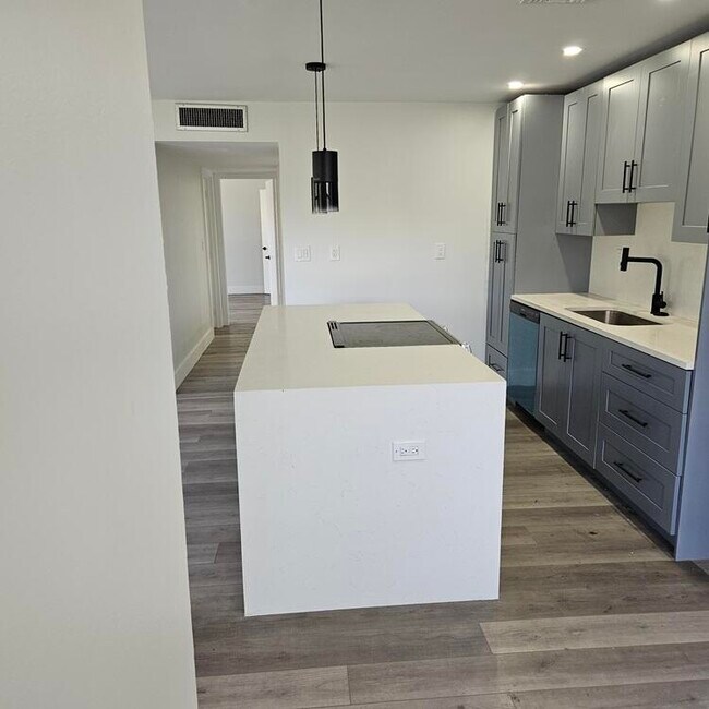 Photo - 4164 Inverrary Dr Unit 102