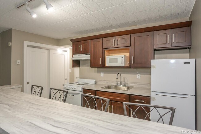 Photo - 30 US-9W Unit 23