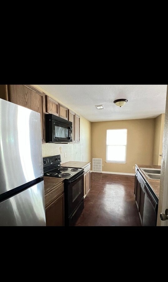 Photo - 1610 Albert Broadfoot St