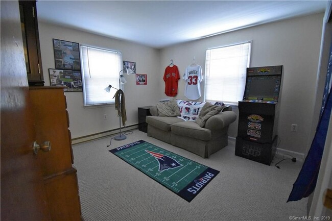 Bedroom - 382 Riverside Dr