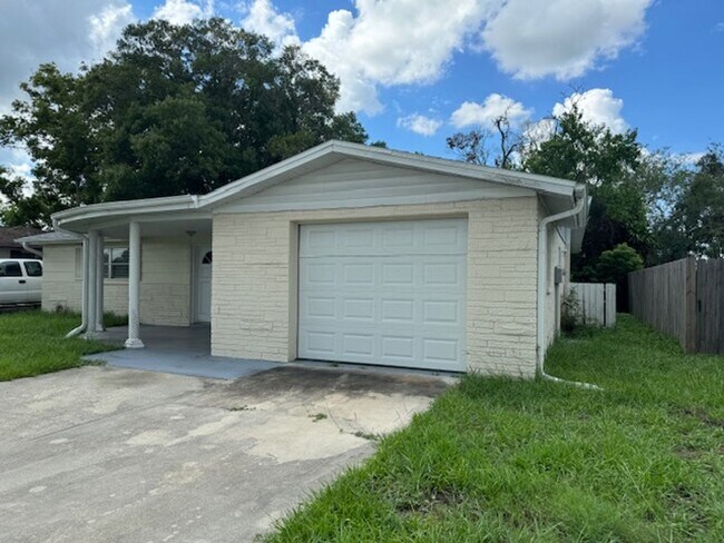Photo - This cozy 2 bedroom 1 bath home in Holiday!