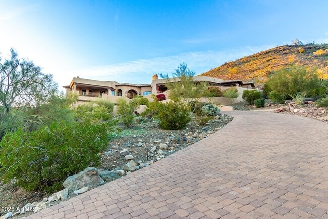 Building Photo - 1930 E Desert Willow Dr