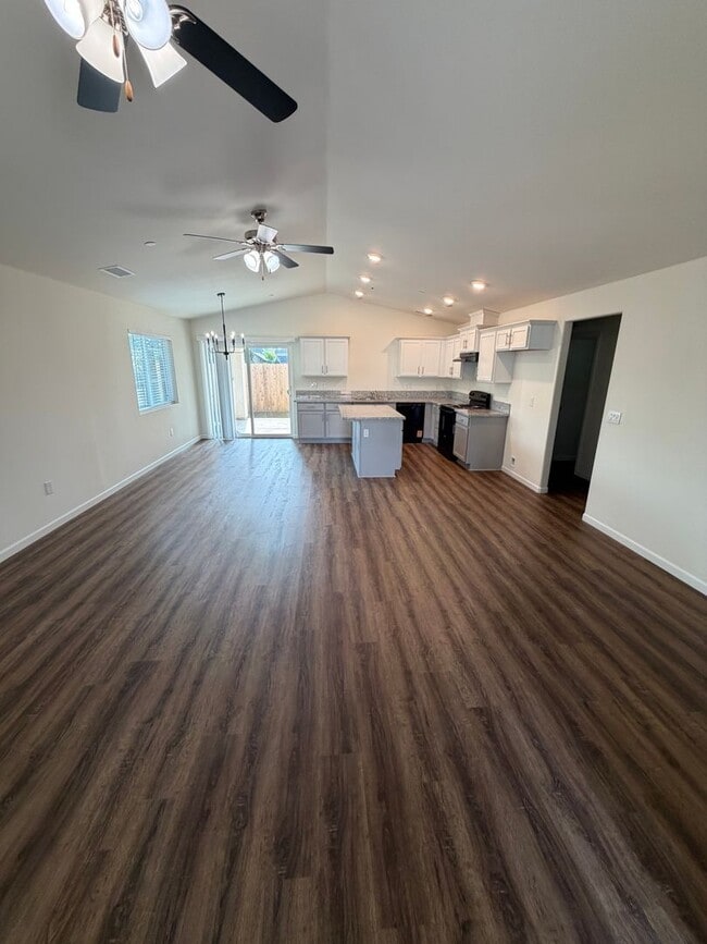 Photo - New house in Madera