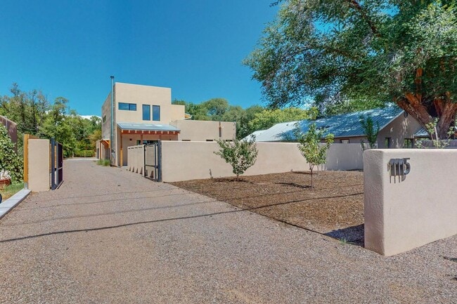 Building Photo - North Valley Fabulous 2018/sf 2 Bedroom 2.5 Bath with Garage