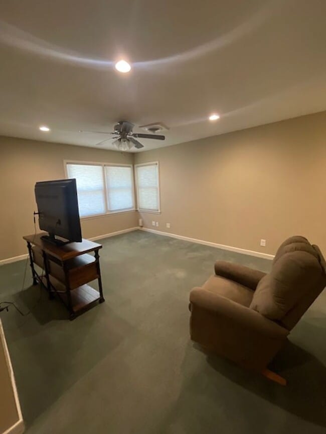 Photo - 1140 Highland Ave