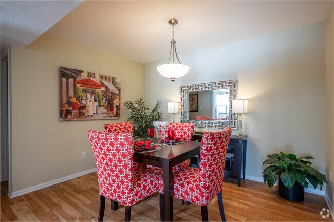 1-Bed, 1-Bath, 675 Square Feet Unit. Dining Room - Woodbrook