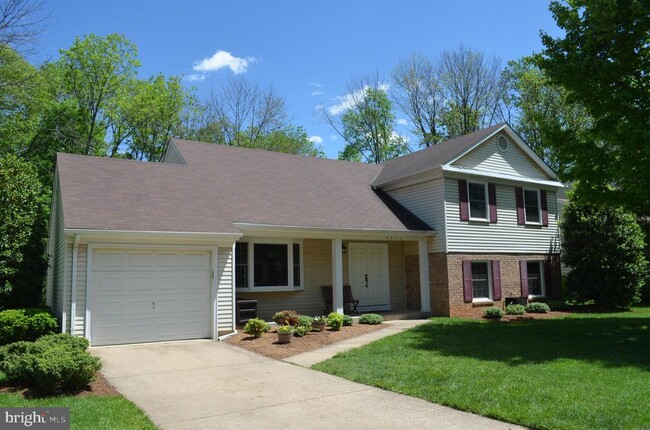 Photo - 5611 Herberts Crossing Dr House