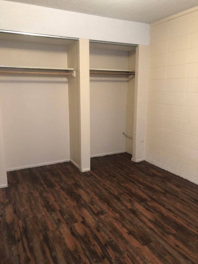 Courtyard Apartments