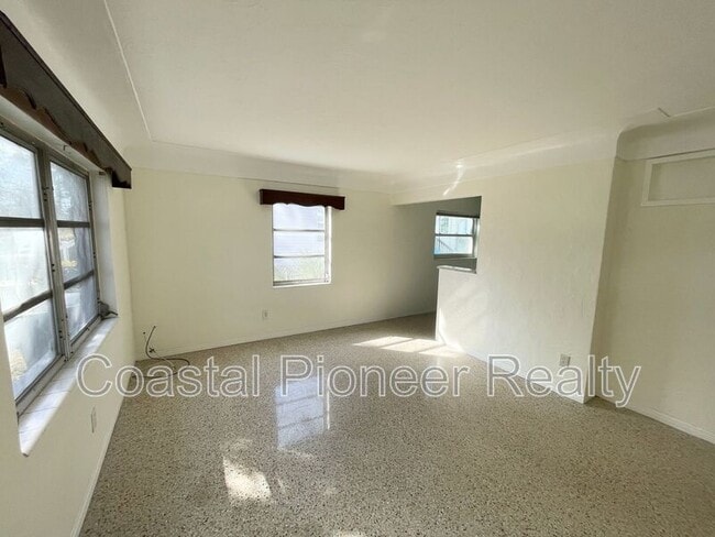 Photo - 1711 31st St S