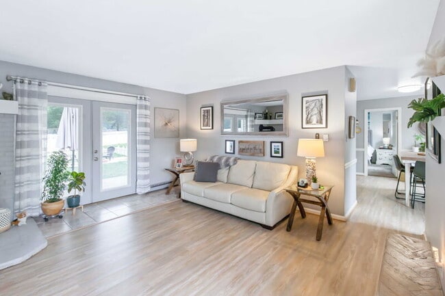 Photo - 24 Knollwood Dr