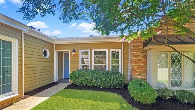 Photo - 2067 Hazel Hedge Ln