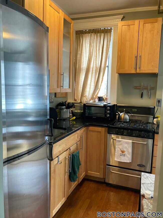 Photo - 64 Charlesgate E Unit 69