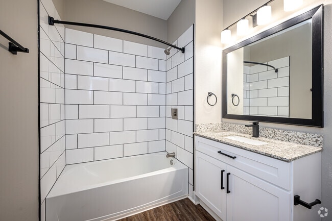 3BR, 2BA Signature - 1,169SF - Second Bathroom