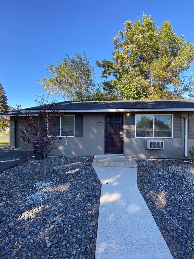 Building Photo - YAK017 Unit 1005B