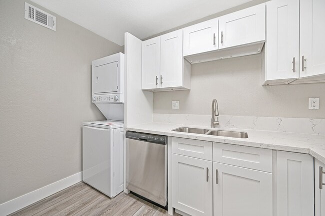 Rollingwood Condominium Rentals