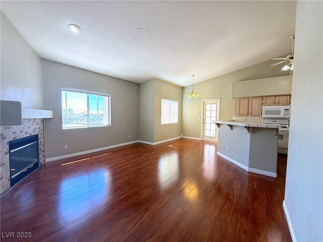 Building Photo - 5225 W Reno Ave Unit 217 Rental