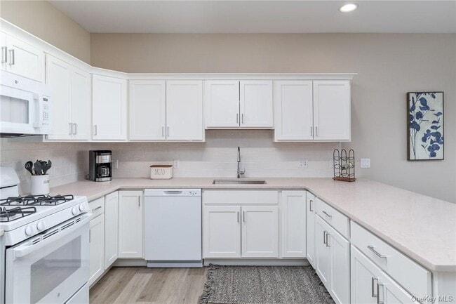 Photo - 6 N Midland Ave