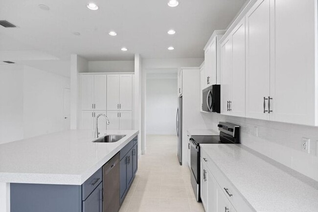 Building Photo - 15144 Wildwood Cir