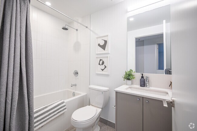 2BR, 2BA - 902SF - Primary Bathroom