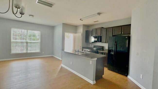 Photo - 4032 Queensbridge Rd