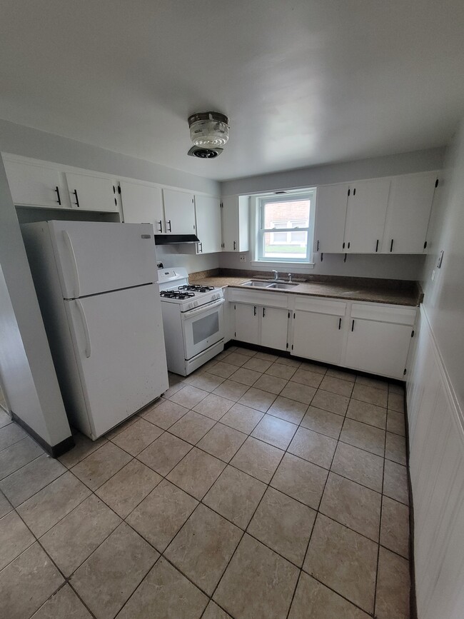 472 N Wolf Rd Unit #1