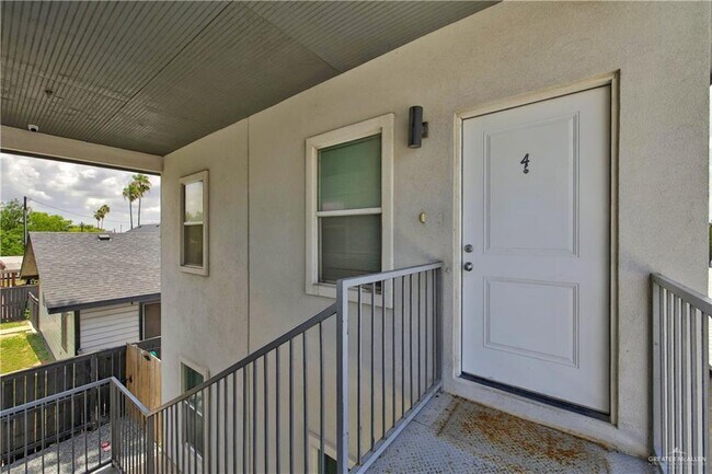 Photo - 16 West Dr Unit 4